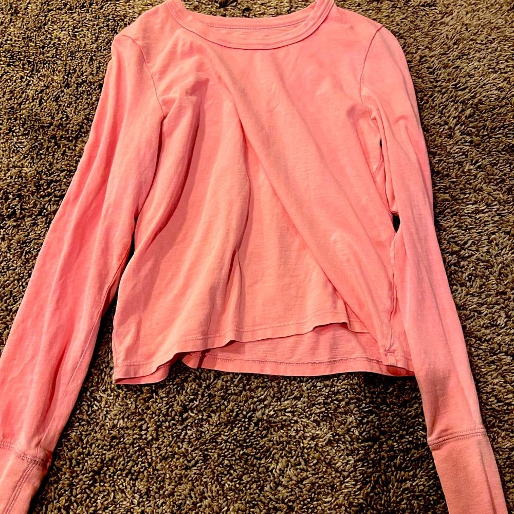 Womens shorter long sleve